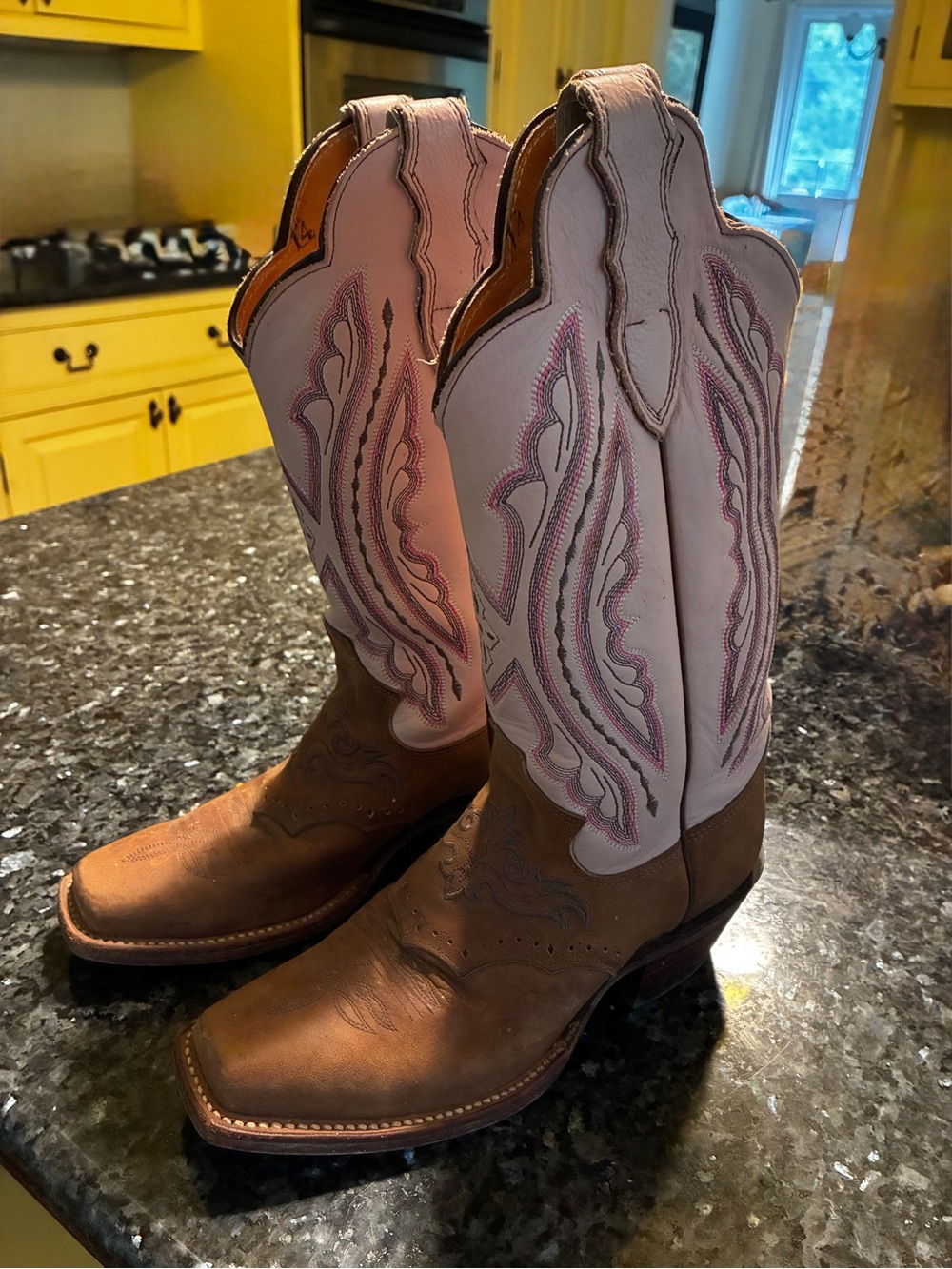 Women’s Justin Two-Tone Western Cowgirl Boots - Brown & Pink size 6 B EUC